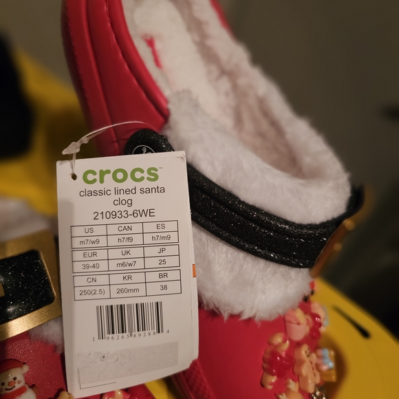 🎅🏾 Step Into Holiday Cheer! Custom Classic Lined Santa Crocs! - Picture 6 of 8